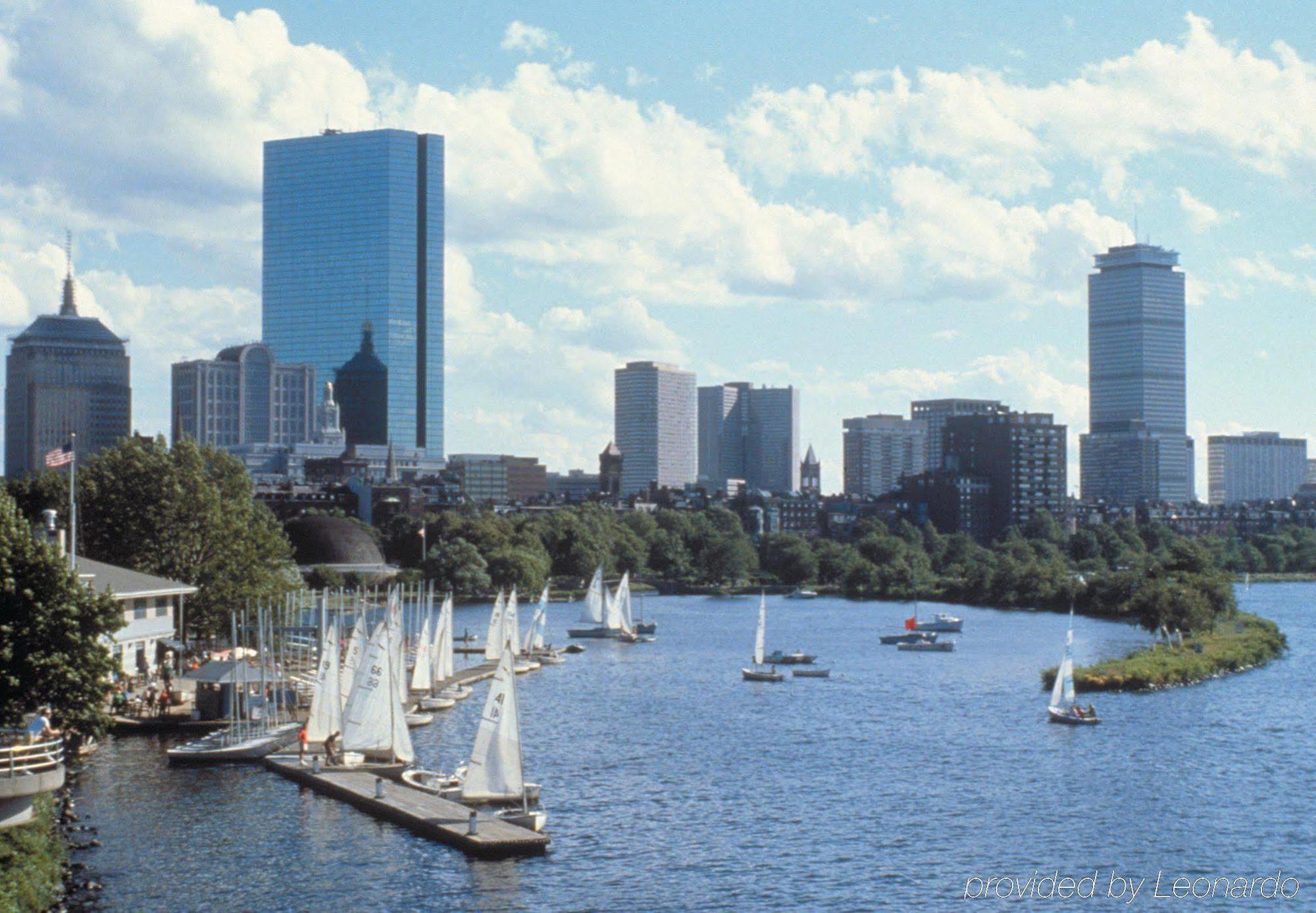 Hotel Indigo Boston - Newton Riverside Buitenkant foto